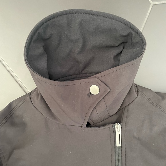 Nau Asymmetrical Trench - Picture 8 of 12